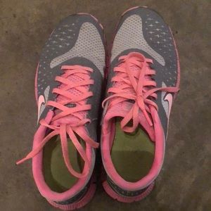 Nike Shoes - Nike Free 4.0 Nike Shoes - Nike Free 4.0
